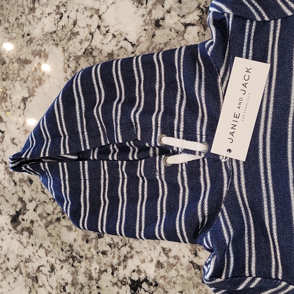 NWT JANIE AND JACK BOYS hooded shirt. Size 18to 24M navy blue and white